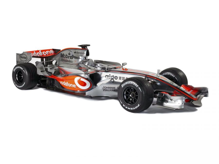  McLaren Mercedes-Benz MP4-22 2007 года  (фото 1 из 16)